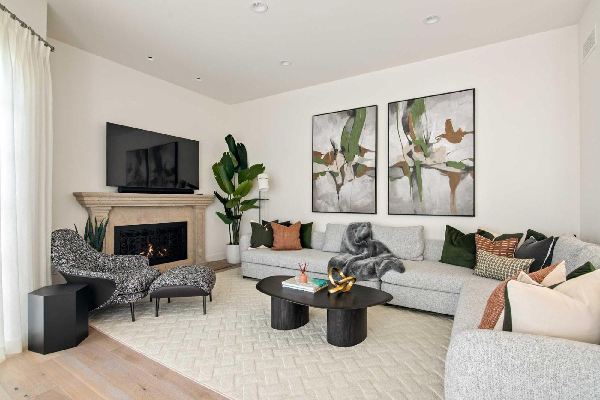 3br La Jolla Village Walk To